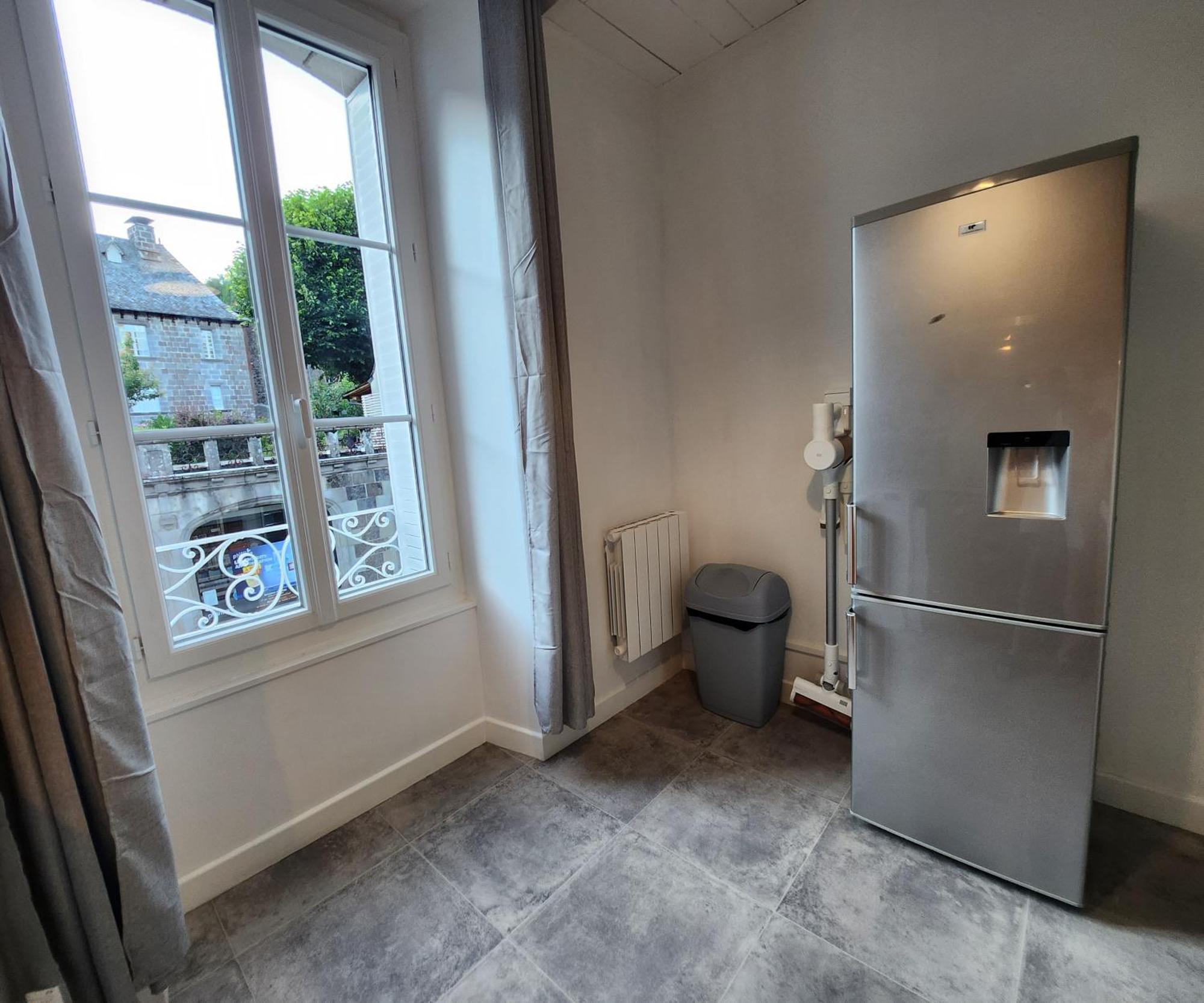 Chaleureux Appartement Refait A Neuf Vic-sur-Cère Exterior foto