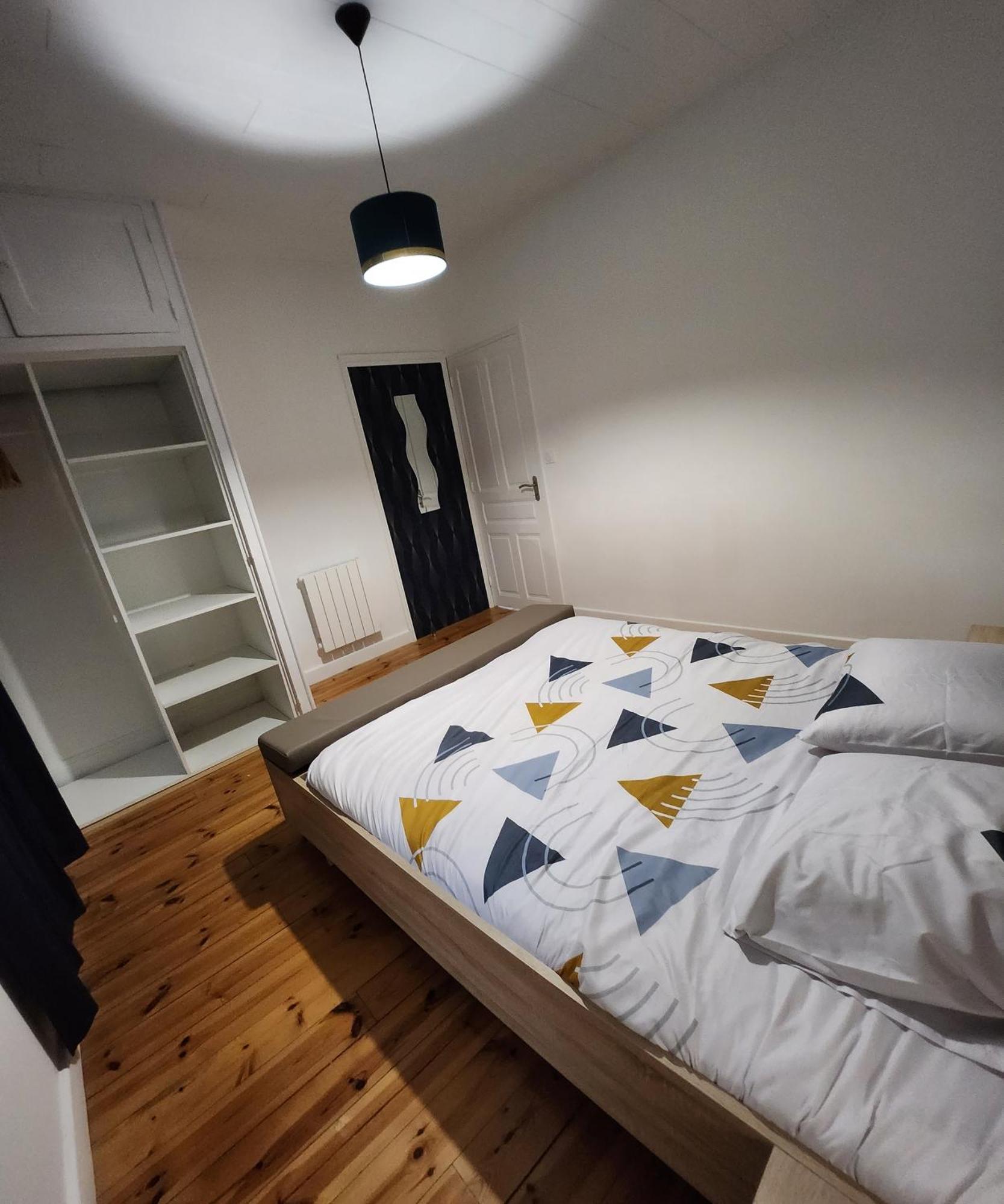 Chaleureux Appartement Refait A Neuf Vic-sur-Cère Exterior foto